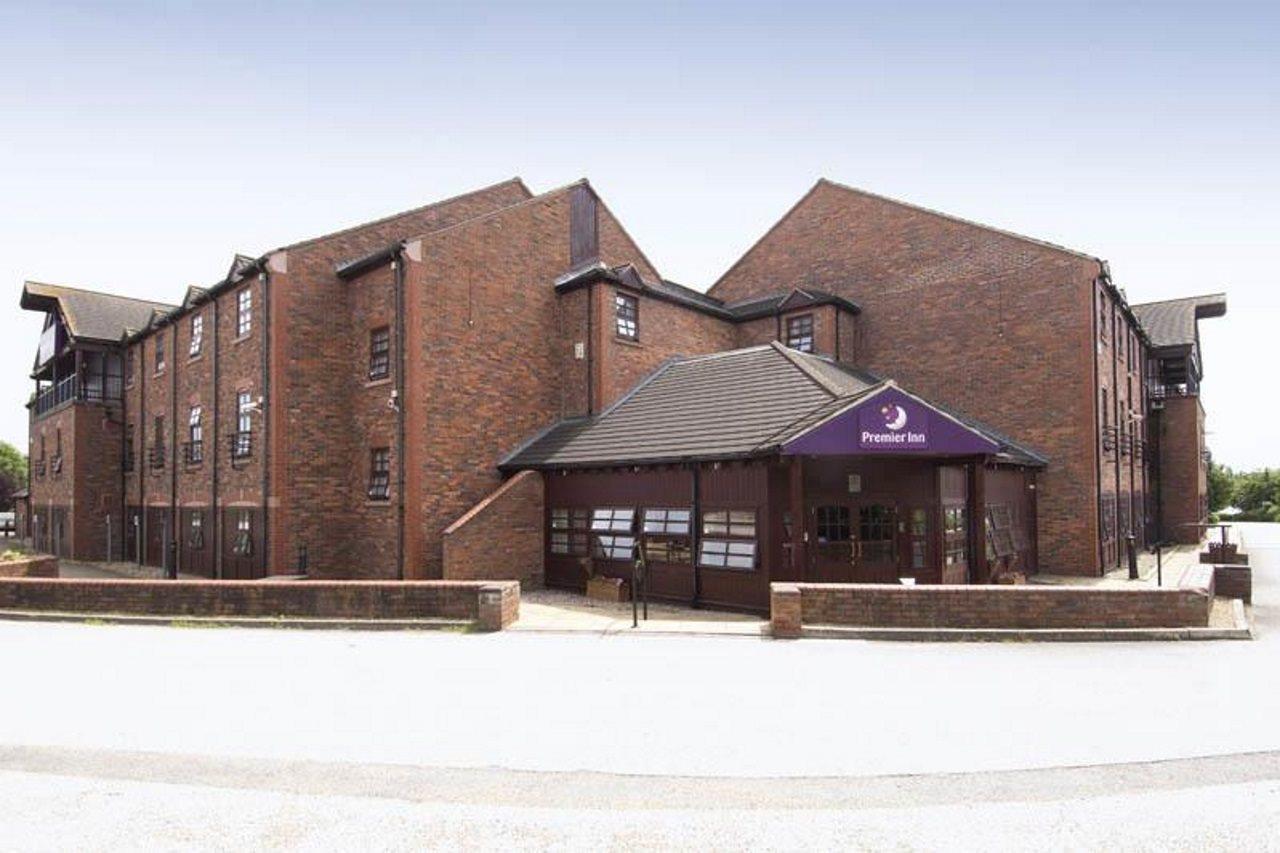 Premier Inn Milton Keynes South West Esterno foto